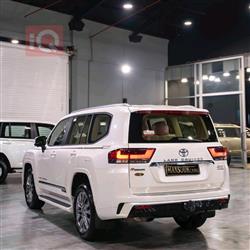 تۆیۆتا لاند کروزەر